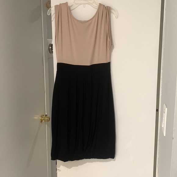 Bubble bottom dress - Picture 2 of 3